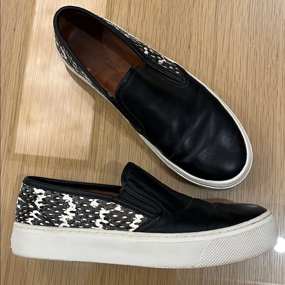 VGUC Coach Cameron slip on Snakeskin and leather white rubber sole flats
